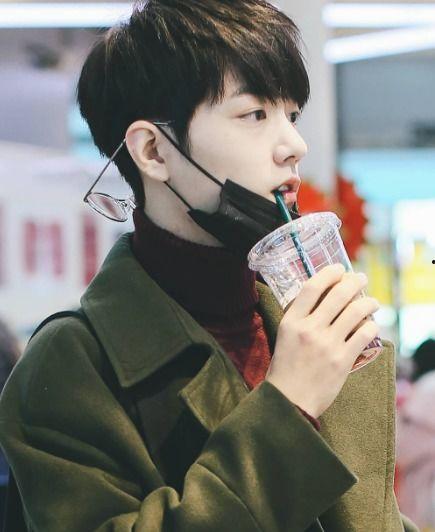 肖战吃瓜的娱乐者是谁